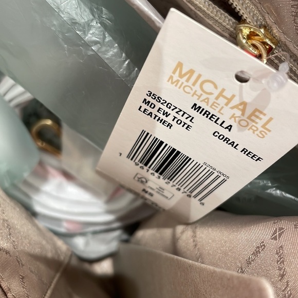 MICHAEL KORS ❤️
Mirella Medium Pebbled Leather Tote Bag - Picture 4 of 6